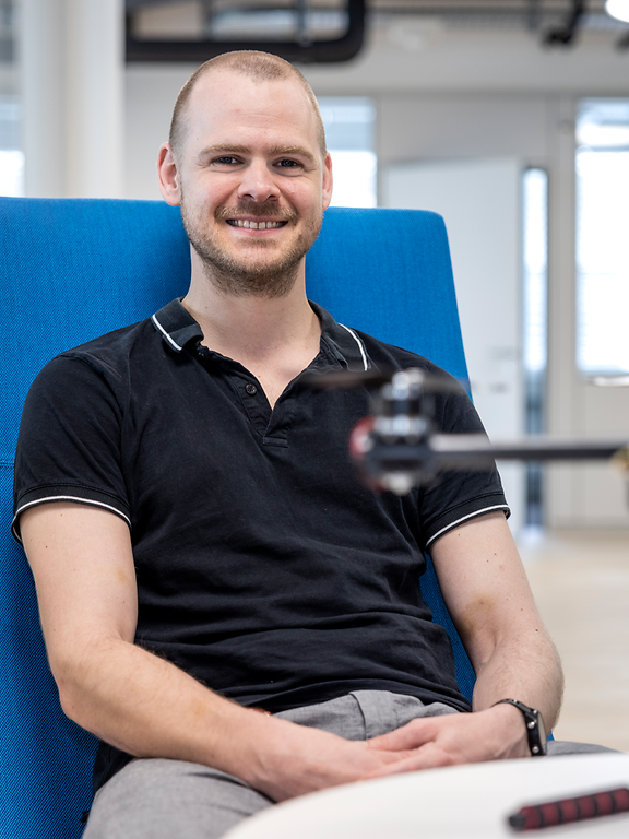 Meier_Roman_with_drone-2